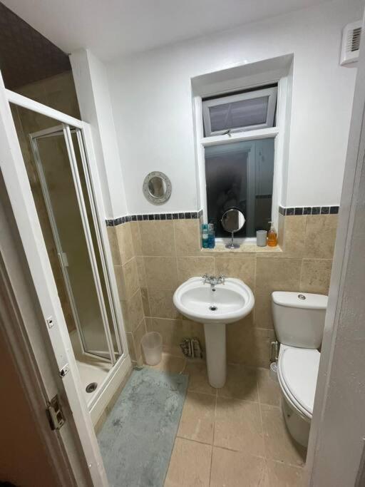 Appartamento 3 Double Bedroomed Flat, Acton. London, Uk